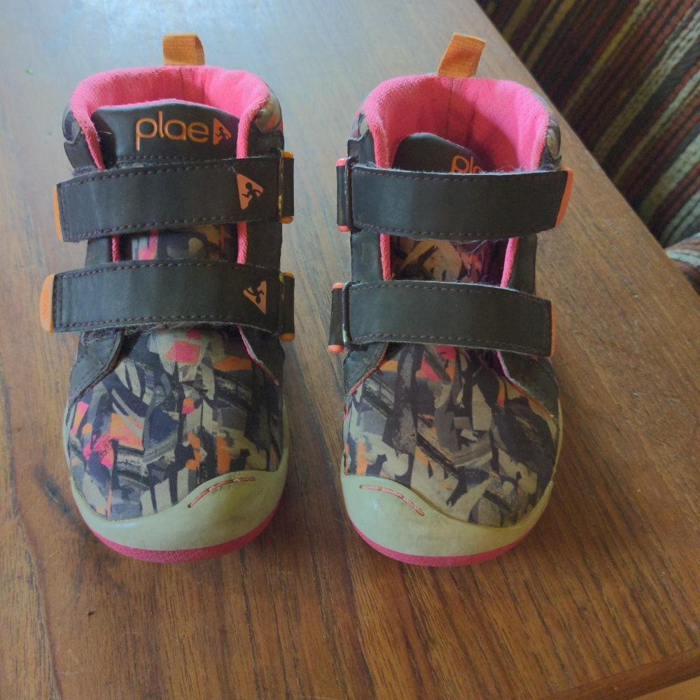 Plae shoes